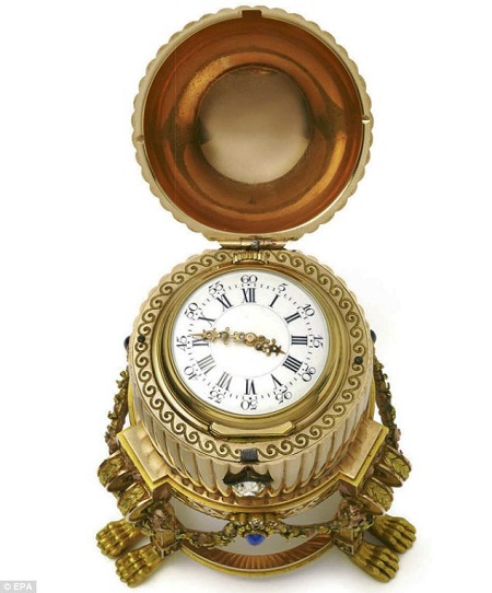 Chiêm ngưỡng đồng hồ vàng Nga hoàng từng tặng vợ giá 700 tỉ